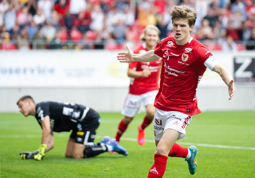 Kalmars Oliver Berg jublar