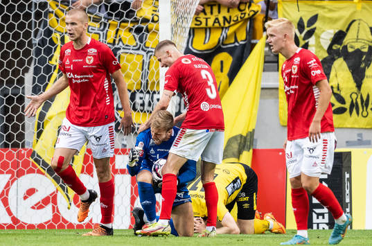 Kalmars målvakt Ricardo Friedrich jublar