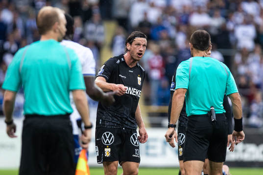 IFK Göteborgs Gustav Svensson reagerar