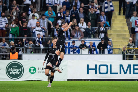 IFK Göteborgs Simon Thern jublar