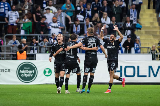 IFK Göteborgs Simon Thern jublar