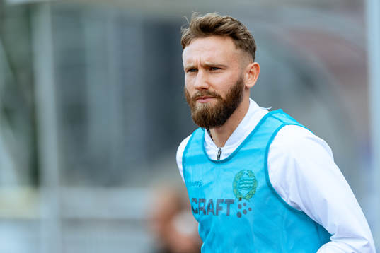 Hammarbys Mads Fenger Nielsen före fotbollsmatchen i