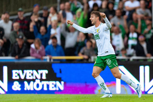 Hammarbys Jeppe Andrup Andersen jublar