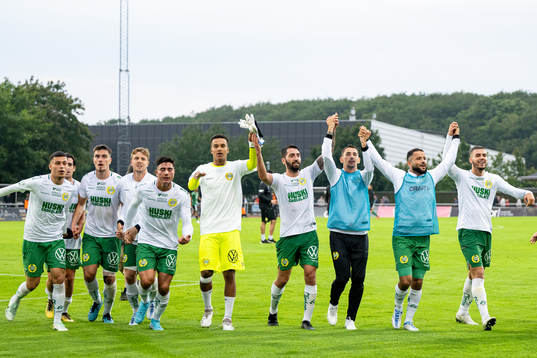 Hammarbys spelare jublar