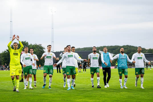 Hammarbys spelare jublar