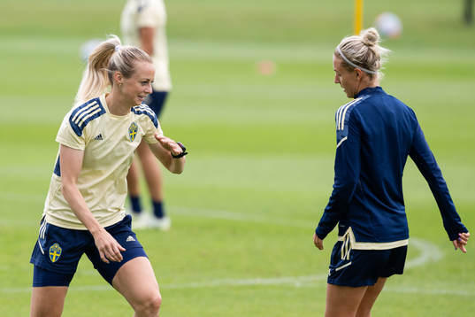 Amanda Ilestedt and Emma Kullberg of the Swedish women's