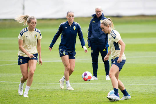Linda Sembrant , Kosovare Asllani and Elin Rubensson of the