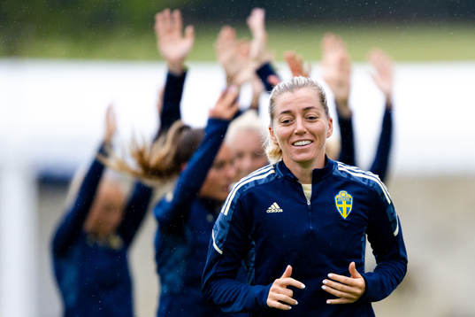 Bläddra bland fler bilder av UEFA Women's Euro 2022, day 20, Sweden, training