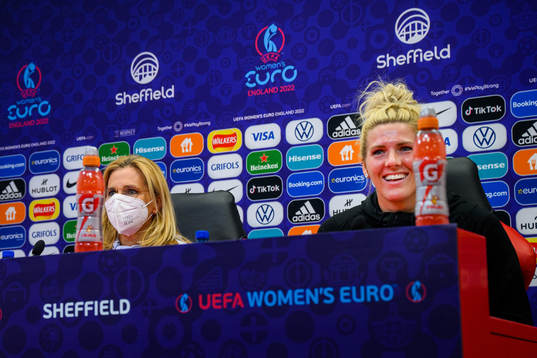 Sarina Wiegman, head coach and Millie Bright of the English