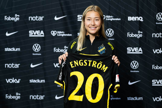 s nyförvärv Emma Engström poserer för porträtt