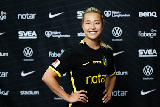 s nyförvärv Emma Engström poserer för porträtt