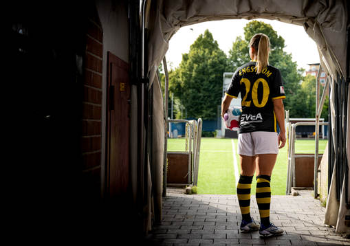 s nyförvärv Emma Engström poserer för porträtt