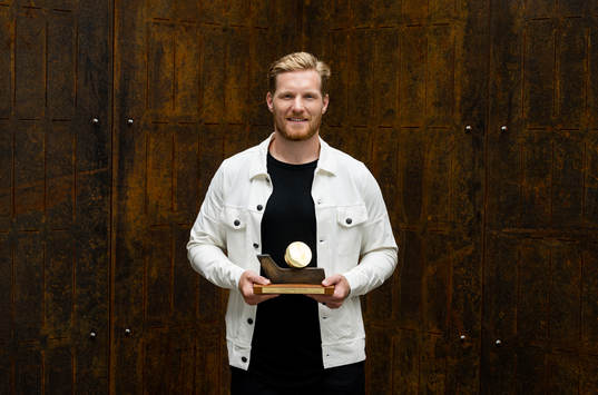 Gabriel Landeskog tilldelas Guldpucken