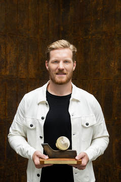 Gabriel Landeskog tilldelas Guldpucken