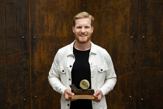 Gabriel Landeskog tilldelas Guldpucken