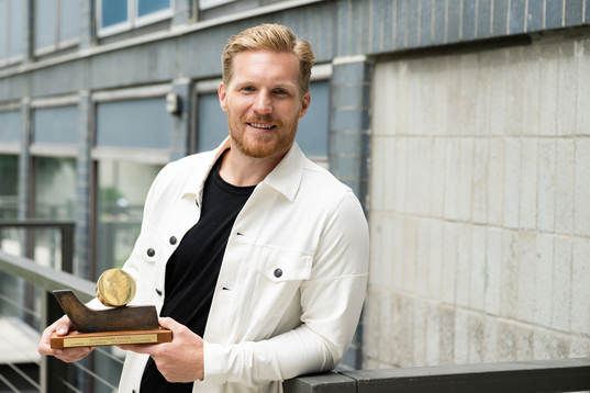 Gabriel Landeskog tilldelas Guldpucken