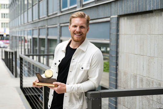 Gabriel Landeskog tilldelas Guldpucken