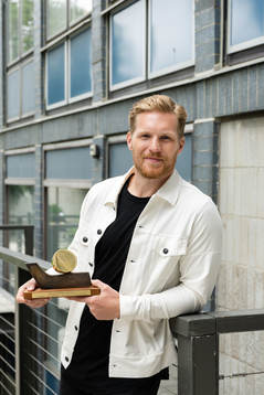 Gabriel Landeskog tilldelas Guldpucken