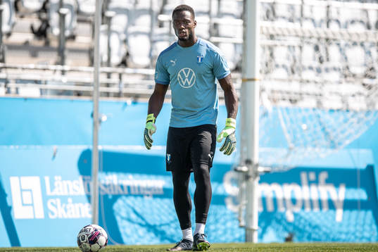 Goalkeeper Ismael Diawara