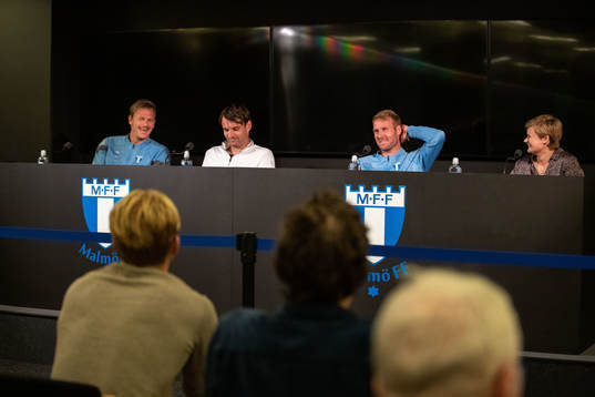 Goalkeeper Johan Dahlin, Milos Milojevic, head coach and