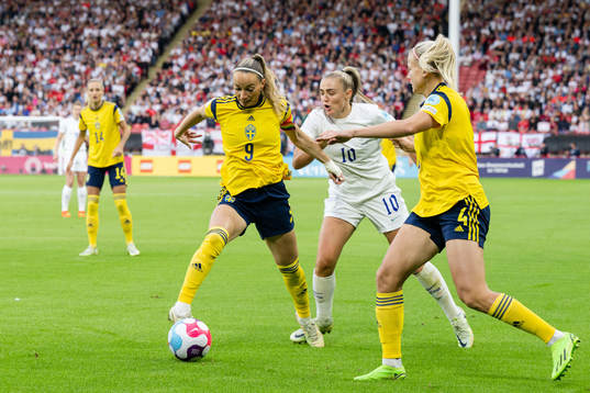 Kosovare Asllani and Hanna Glas of Sweden against Georgia