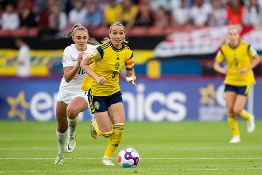 Georgia Stanway of England and Kosovare Asllani of Sweden