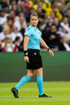 Referee Esther Staubli