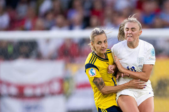 Nathalie Björn of Sweden and Chloe Kelly of England