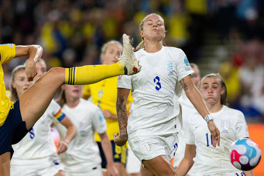 Fridolina Rolfö of Sweden and Leah Williamson of England