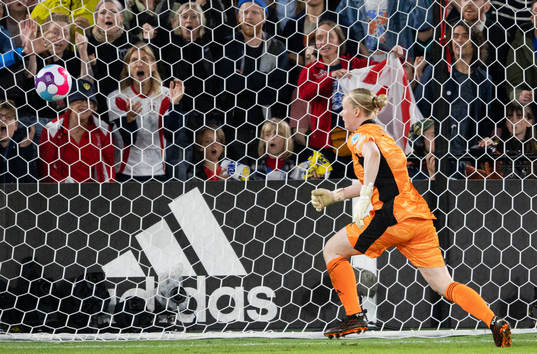 Goalkeeper Hedvig Lindahl of Sweden