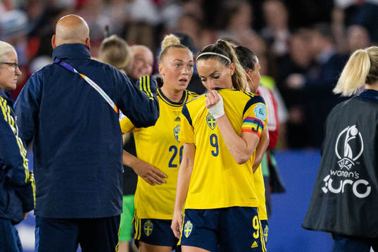 Hanna Bennison and Kosovare Asllani of Sweden look dejected