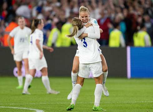 Players of England celebrate