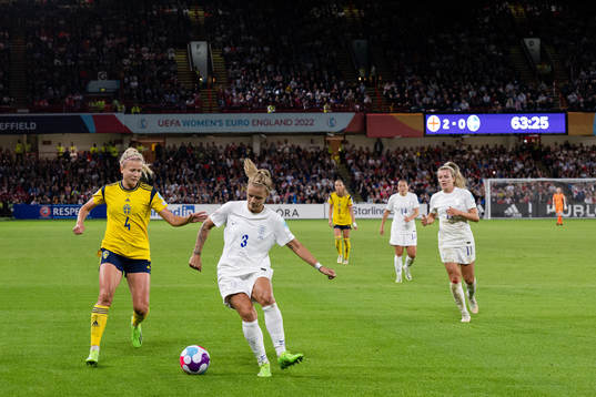 Rachel Daly  of England and Hanna Glas of Sweden