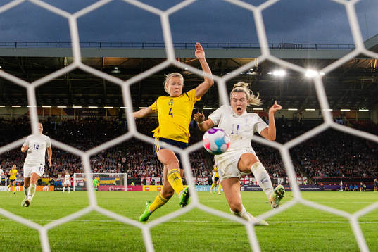 Hanna Glas of Sweden and Lauren Hemp of England