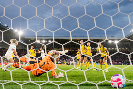 Players of Sweden looks dejected