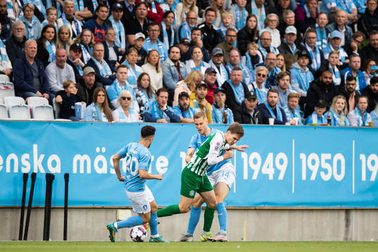Moustafa Zeidan and Felix Beijmo of Malmö FF against Petar