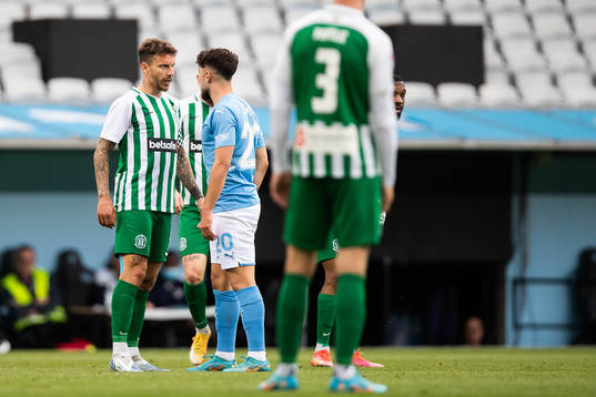 Nicolas Gorobsov of Zalgiris Vilnius and Moustafa Zeidan of