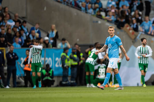 Felix Beijmo of Malmö FF looks dejected