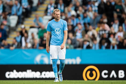 Ola Toivonen of Malmö FF looks dejected