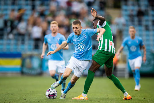 Patriot Sejdiu of Malmö FF and Joel Bopesu of Zalgiris