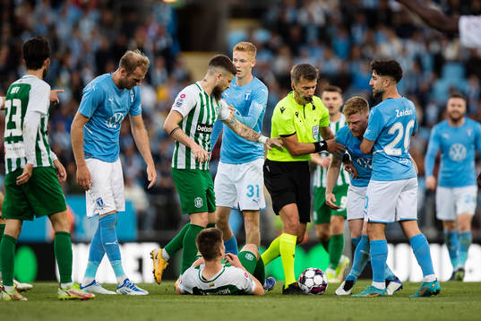 Anders Christiansen of Malmö FF in a situation with Gustas