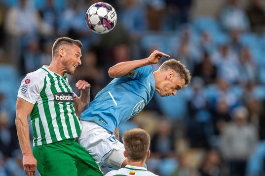 Petar Mamic of Zalgiris Vilnius and Søren Rieks of Malmö