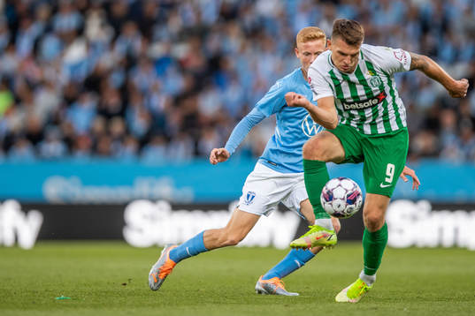 Hugo Larsson of Malmö FF and Donatas Kazlauskas of