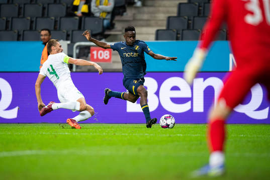 Igor Perduta of Vorskla Poltava and Erick Otieno Ouma of AIK