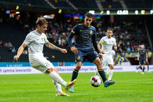 David Puclin of Vorskla Poltava and Yasin Ayari of AIK