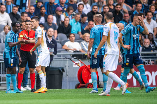 Haris Radetinac of Djurgården and Lindon Selahi of Rijeka