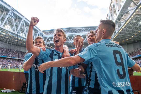 Rasmus Schüller of Djurgården celebrates 1-0 by Isak Hien