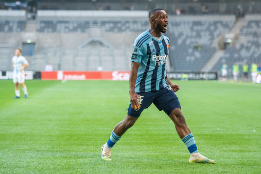 Emmanuel Banda of Djurgården celebrates 2-0