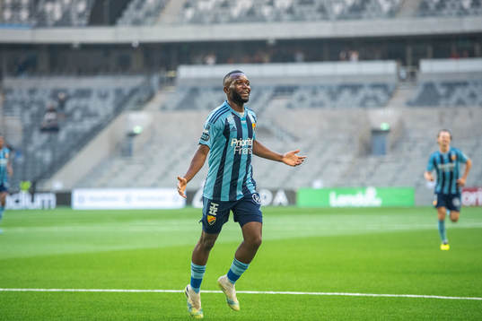 Emmanuel Banda of Djurgården celebrates 2-0
