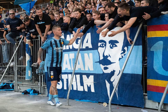 Victor Edvardsen of Djurgården celebrate with supporters